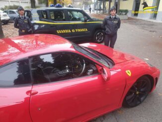 Sequestrata dai finanzieri di Asti una Ferrari contraffatta