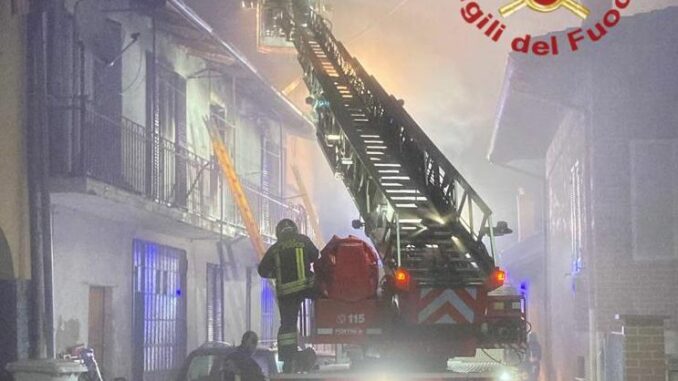 Appartamento in fiamme a Moriglione: salvi madre e tre bambini