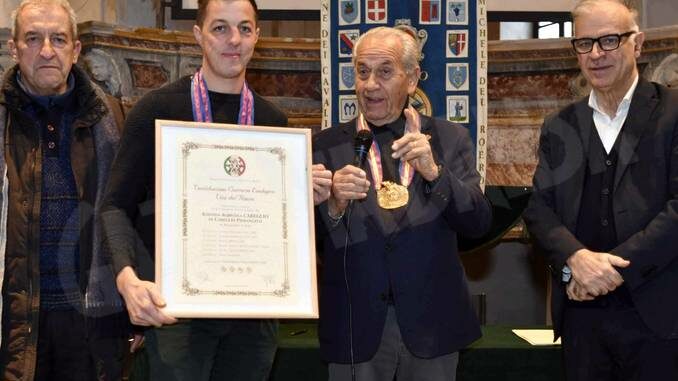 I Cavalieri del Roero hanno premiato Andrea Careglio come vignaiolo dell'anno