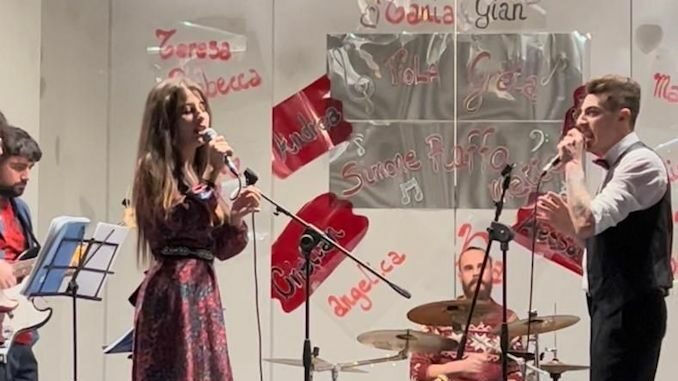 Happy Xmas: il gruppo di Gianluca Fazion si esibisce a Monticello d'Alba