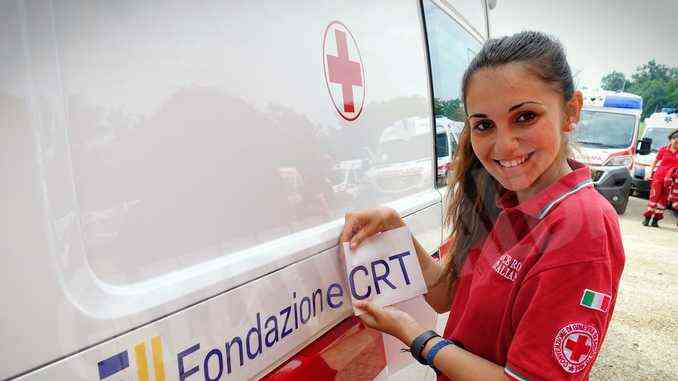 La Croce rossa italiana consegna la medaglia d'oro alla fondazione Crt