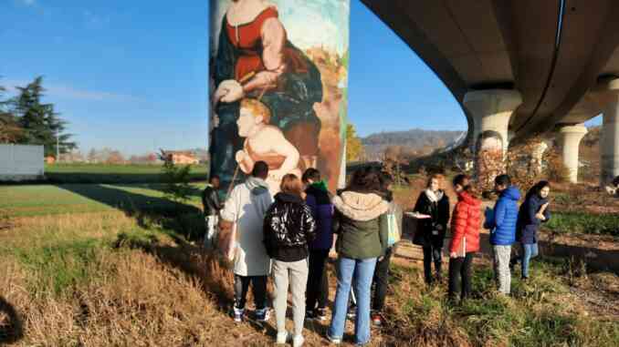 Appuntamento con l'artista braidese Giovanni Botta ai «piloni che parlano»