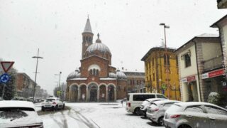 È in corso una copiosa nevicata 2