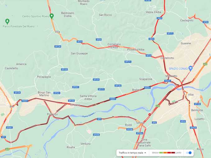 Traffico bloccato per la nevicata