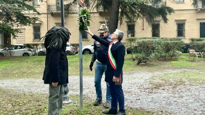 Giornata della Memoria: deposta una corona d’alloro nei giardini albesi che ricordano le vittime dei campi di sterminio 4