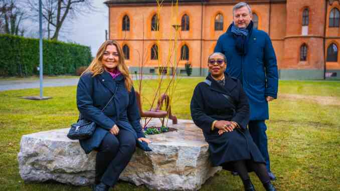 Pollenzo, inaugurata l'installazione artistica di Otobong Nkanga (FOTOGALLERY)
