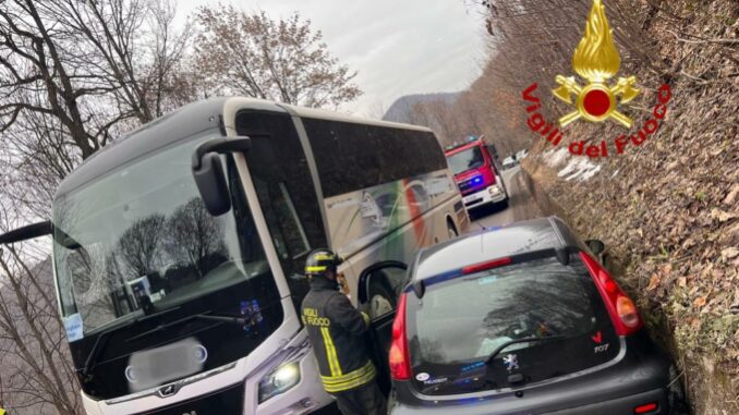 Frabosa Sottana: scontro tra un pullman ed una vettura