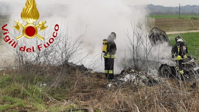 Incendio auto a San Marzanotto, intervengono i Vigili del fuoco del comando di Asti