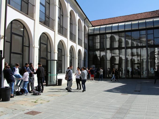 Lunedì ripartono le lezioni al liceo Giolitti-Gandino di Bra