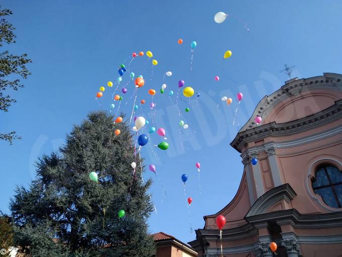 Canale: alla festa della vita lanciati palloncini con messaggi di pace 1