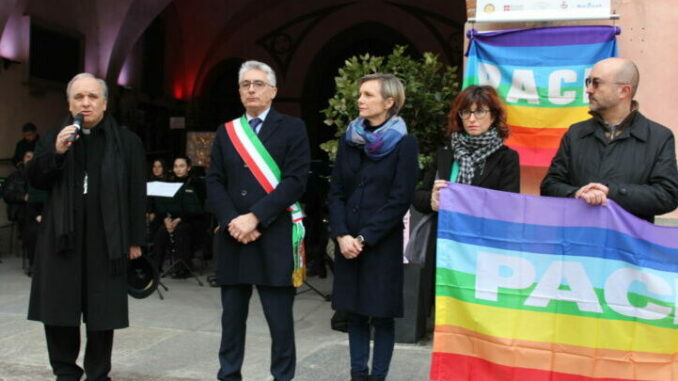 In tanti alla manifestazione per la Pace “Alba ripudia la guerra!” 1