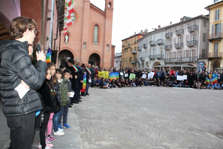 In tanti alla manifestazione per la Pace “Alba ripudia la guerra!” 2