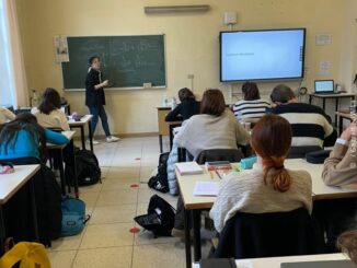 Studentesse del Mit di Boston insegnano fisica in inglese ai licei Govone e Gallizio 1