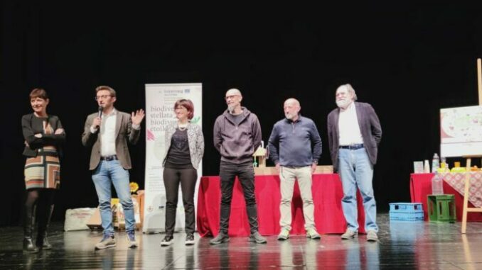 ORTOgrafia01 Consegnati ai partecipanti al progetto “ORTOgrafia” gli Orti Maestri per le scuole albesi