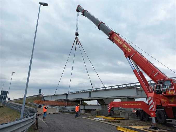 Tangenziale di Fossano, varato il nuovo viadotto Villafalletto 1