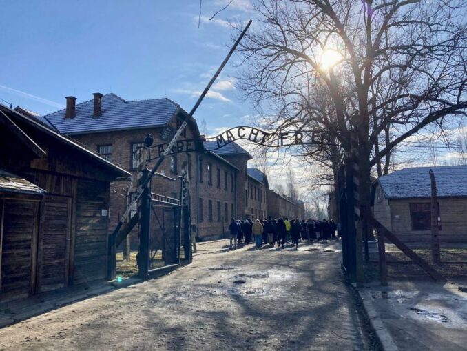 Alba: il sindaco ha accompagnato gli studenti nel viaggio della memoria ad Auschwitz e Birkenau 1