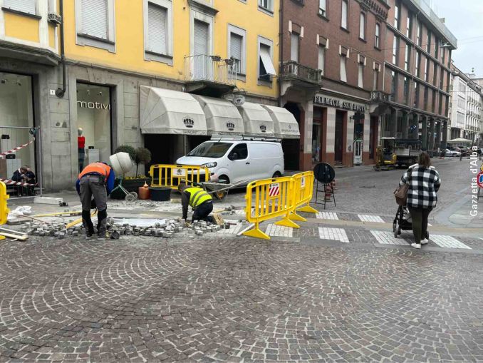 Un mese di lavori in via Principi a Bra