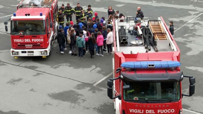 Una mattinata molto speciale con i Vigili del fuoco alla scuola media salesiana di Bra 1