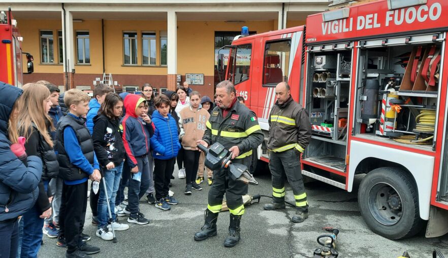 Una mattinata molto speciale con i Vigili del fuoco alla scuola media salesiana di Bra 2