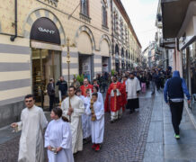 La domenica delle palme nelle vie del centro storico (FOTOGALLERY)