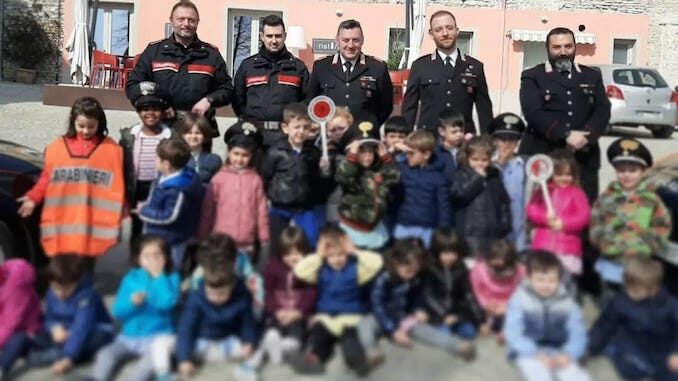 Lezioni di educazione civica e legalità con i Carabinieri