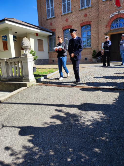 Celebrato a Monchiero il 78° anniversario della Liberazione presso il monumento ai Caduti