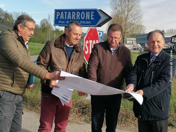 Lavori pubblici: consegnato il cantiere per la rotatoria di Patarrone a Vezza d’Alba