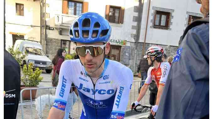 Al Giro dei Paesi Baschi Sobrero arriva secondo in volata