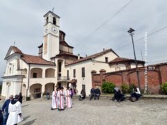 Oggi a Belvedere Langhe la distribuzione dei micun 2