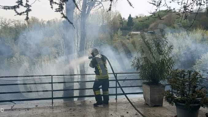 Incendi a Viarigi e Montalto Scarampi: intervengono i Pompieri