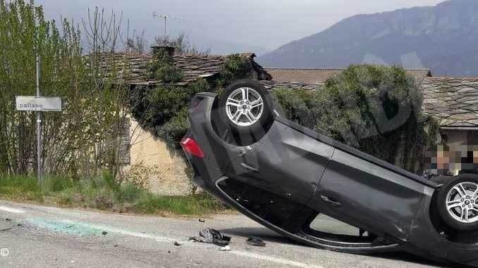 Auto cappottata a Martiniana Po: soccorso il conducente