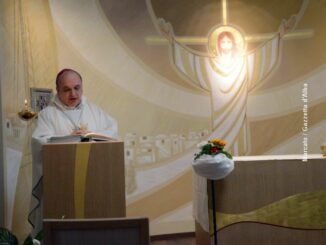 L’augurio del vescovo Marco Brunetti: «Chi celebra Pasqua con Gesù ritrova la speranza»