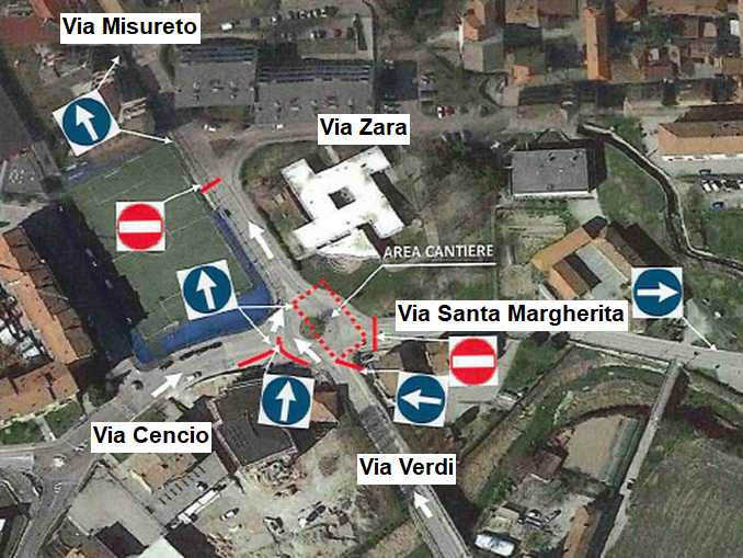 In attesa dei lavori per lo scolmatore in via Santa Margherita si spostano le tubature di gas e acqua