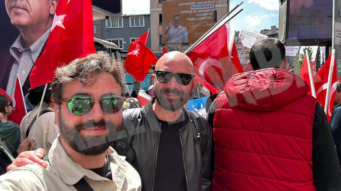 Comizio Erdogan5 Oggi si vota in Turchia: il ricercatore albese Riccardo Gasco è sul posto