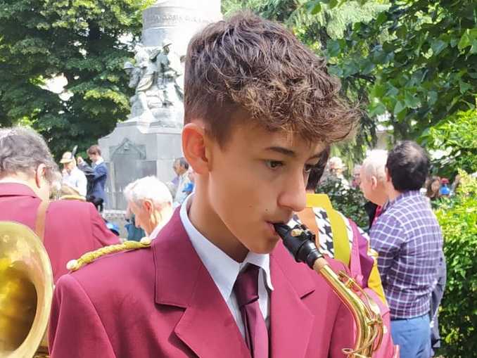 Alla sfilata degli Alpini ha debuttato Pierantonio, musicista di 13 anni 1