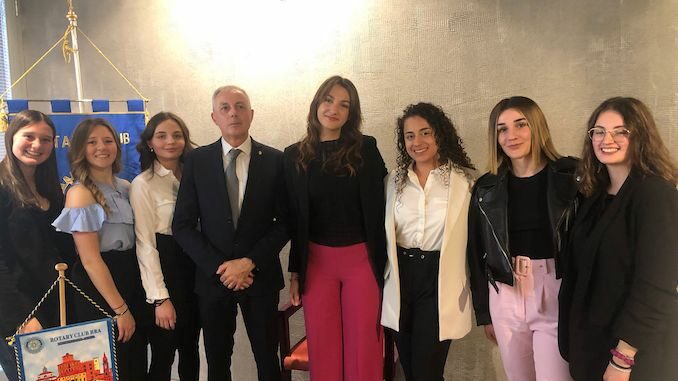 Sette studenti premiati dal Rotary club di Bra