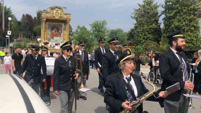 Castiglione Tinella, la processione della Madonna di Scutari (VIDEO)