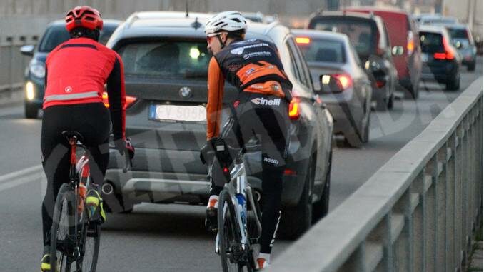 A piedi e in bici sul ponte vecchio coi fondi europei