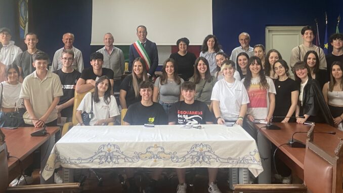 Canelli, il sindaco Lanzavecchia incontra i ragazzi della leva 2005