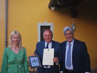 Il sindaco di Cossano Belbo, Mauro Noè, ha ricevuto il premio Civitas dei Lions