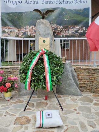 A Santo Stefano Belbo inaugurato il monumento in memoria degli Alpini (FOTOGALLERY) 3