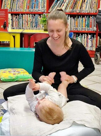 Massaggio infantile, oggi il punto informativo in via Maestra ad Alba 1
