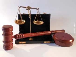 Ironie sul sindaco ottuagenario di Casteldelfino, per il Pm non è diffamazione
