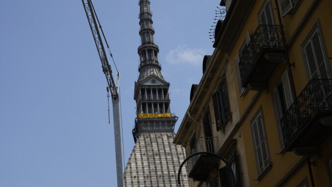 La Mole Antonelliana è occupata dagli attivisti di Extinction Rebellion (FOTOGALLERY) 4