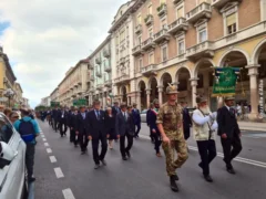 Alpini di Bra protagonisti a Cuneo per il centenario della sezione