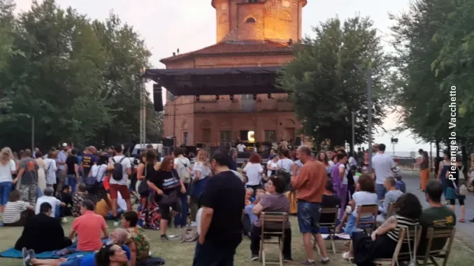 Con Attraverso festival Vinicio Capossela emoziona il pubblico di Bra (Fotogallery) 1