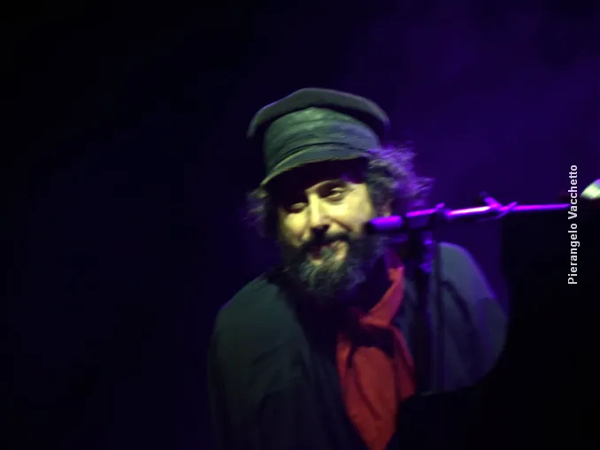 Con Attraverso festival Vinicio Capossela emoziona il pubblico di Bra (Fotogallery) 5