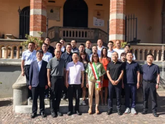 Amministratori e imprenditori cinesi in visita nella Langhe per degustare Barolo e grappe 1