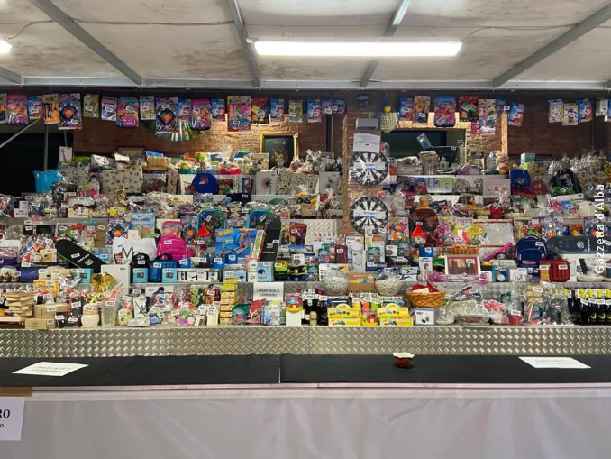 Al santuario di Madonna dei fiori si sta preparando il banco di beneficenza 1