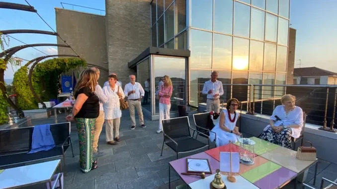 Rotary club Bra, con l’aperitivo in terrazza si chiude la stagione 1